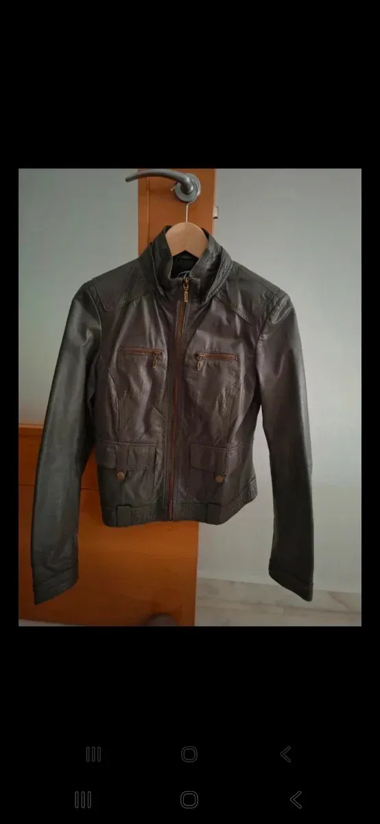 Cazadora de piel Zara