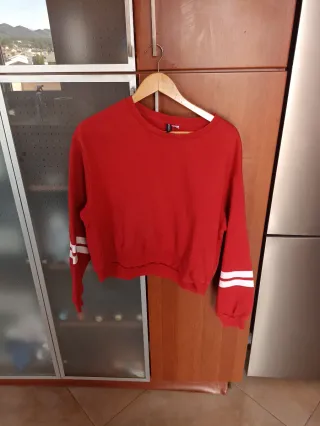 Sudadera H&M corta roja con rayas