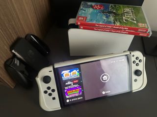 Nintendo Switch OLED - Bianco e Nero con 2 giochi