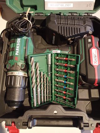 Taladro Parkside 20V con accesorios