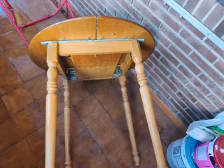 Mesa redonda extensible de madera