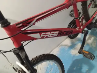 Bicicleta de Montaña Roja