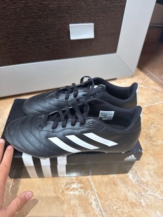 Botas de fútbol Adidas casi nuevas