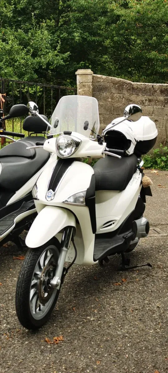 Moto 125 Scooter Blanca