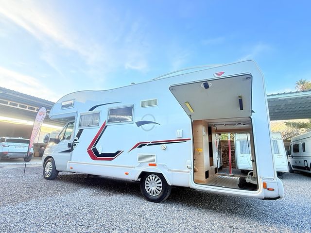 Autocaravana garaje motos/doble cama/doble aire