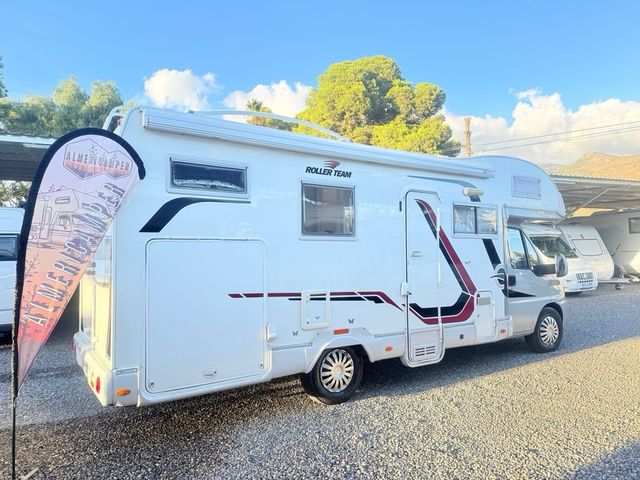 Autocaravana garaje motos/doble cama/doble aire