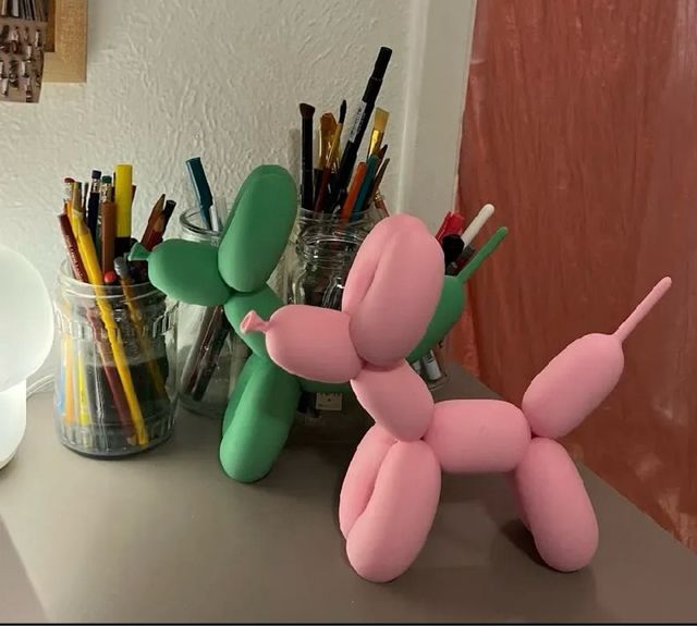 Cane a palloncino stile Jeff Koons