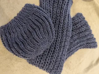 Set sciarpa e cappello blu/grigio