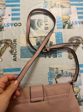 Borsetta rosa antico con tracolla dorata