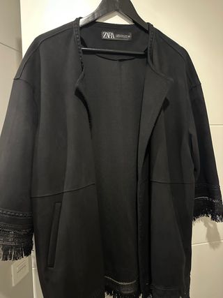 Abrigo Zara negro 