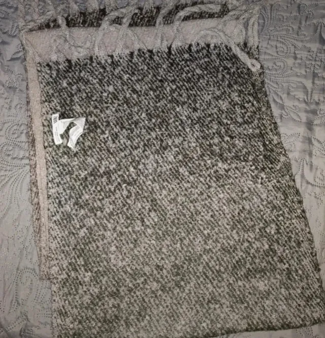 Sciarpa grigia e nera Zara