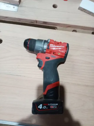 Taladro Milwaukee M12 FUEL