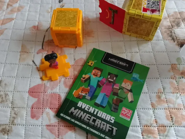 Minecraft Aventuras Libro y Caja