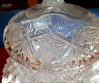 Contenitore in cristallo inciso