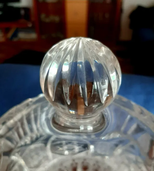 Contenitore in cristallo inciso