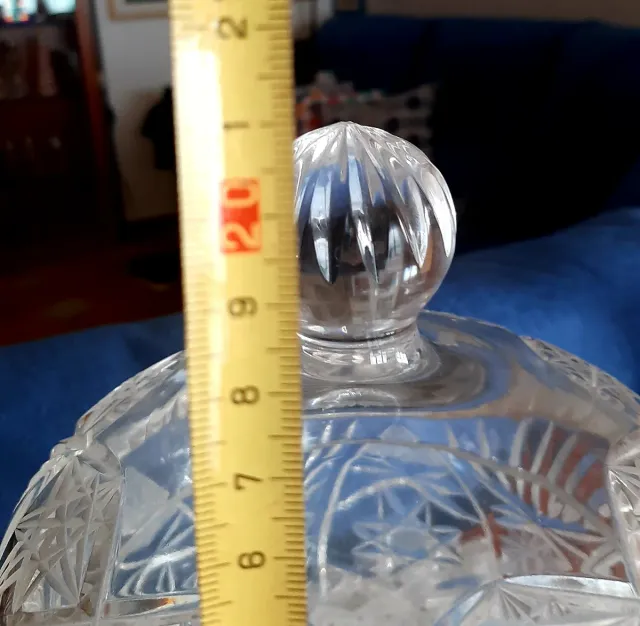 Contenitore in cristallo inciso