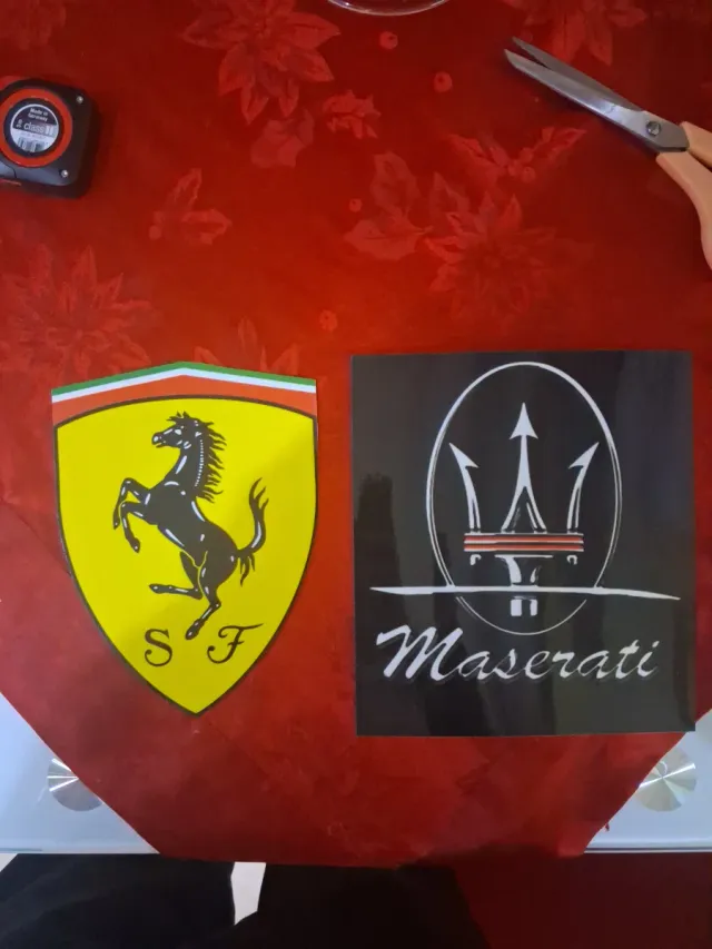 Adesivi Ferrari e Maserati