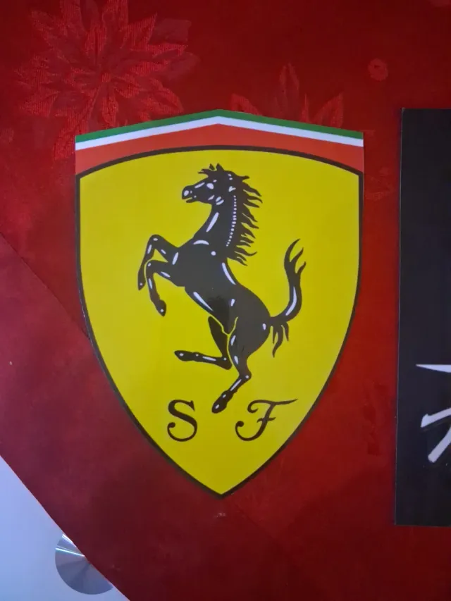 Adesivi Ferrari e Maserati