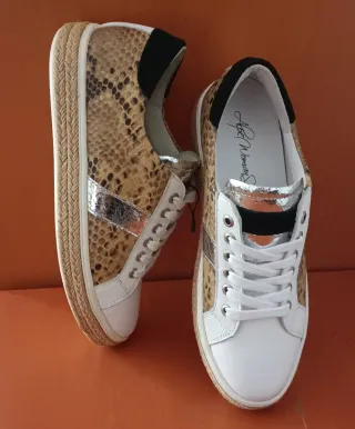 NUEVAS zapatillas cuero ALPE t.40