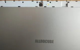 TABLET CON TECLADO Y MOUSE 