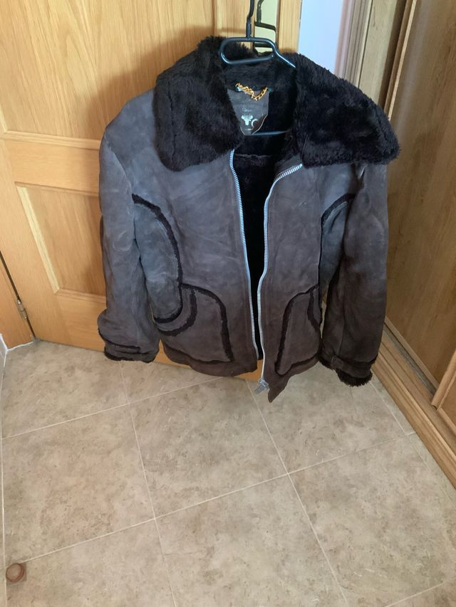 Chaquetón de piel con borrego