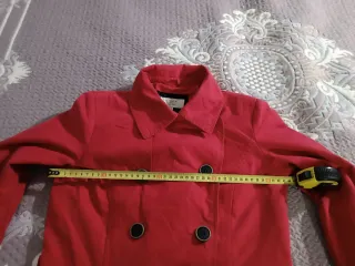 Gabardina roja mujer