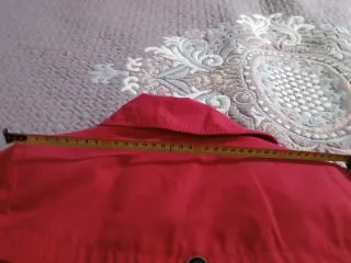 Gabardina roja mujer