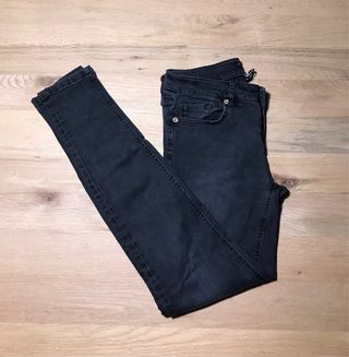 Pantalón vaquero negro