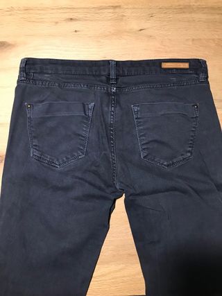 Pantalón vaquero negro