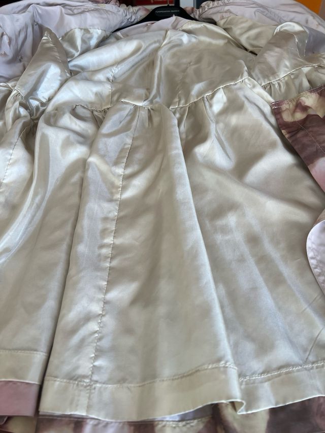 Gabardina floral Talla L (pequeña)