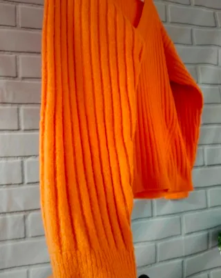 Jersey Beloved cuello pico talla S