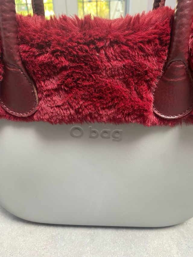Borsa O bag grigia con inserto rosso bordeaux