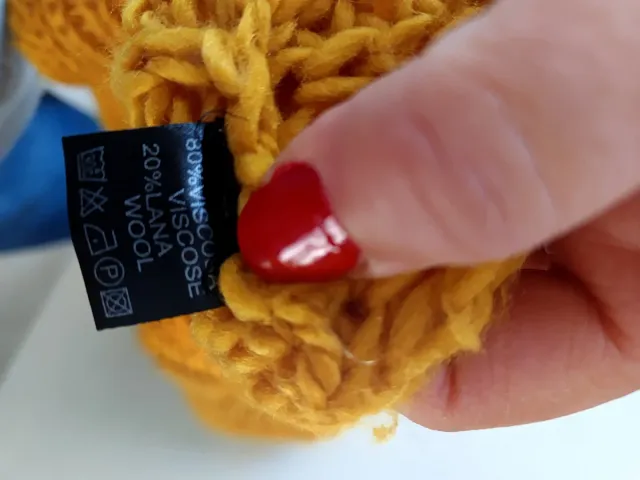 Sciarpa donna gialla lavorata a maglia