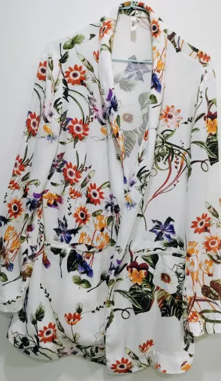 Blazer MNG floral talla M