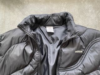 Abrigo acolchado Adidas negro impermeable