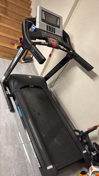 Cinta de correr BH con pantalla LED como poco uso