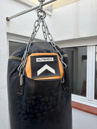 Saco de boxeo Outshock con soporte