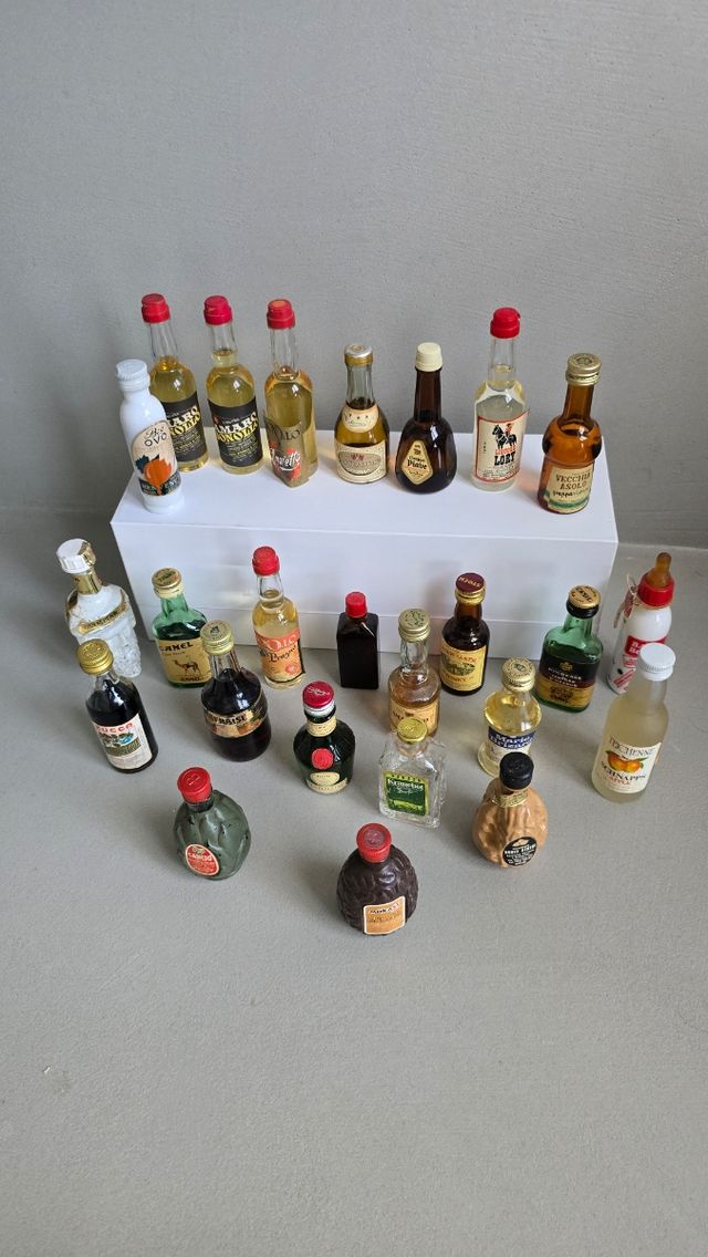 Riproduzione liquori mignon