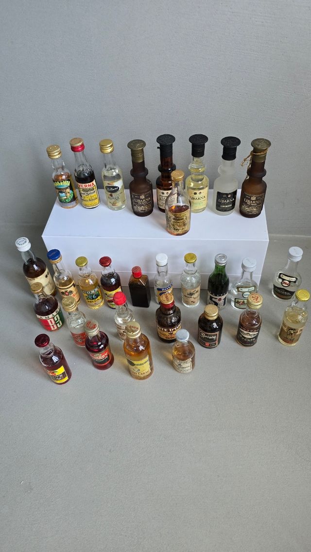 Riproduzione liquori mignon