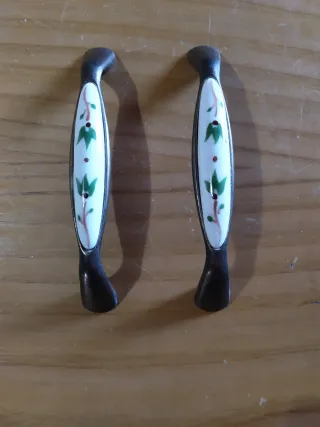 Tiradores de porcelana con diseño floral