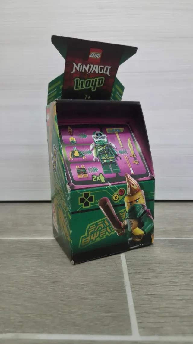 Lego Ninjago 71716 - Arcade Pod Avatar Lloyd