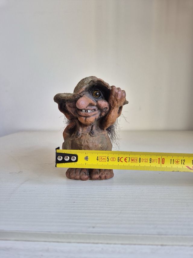 Troll statuetta cappello