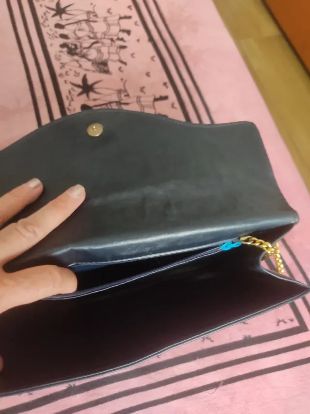 Pochette in pelle blu