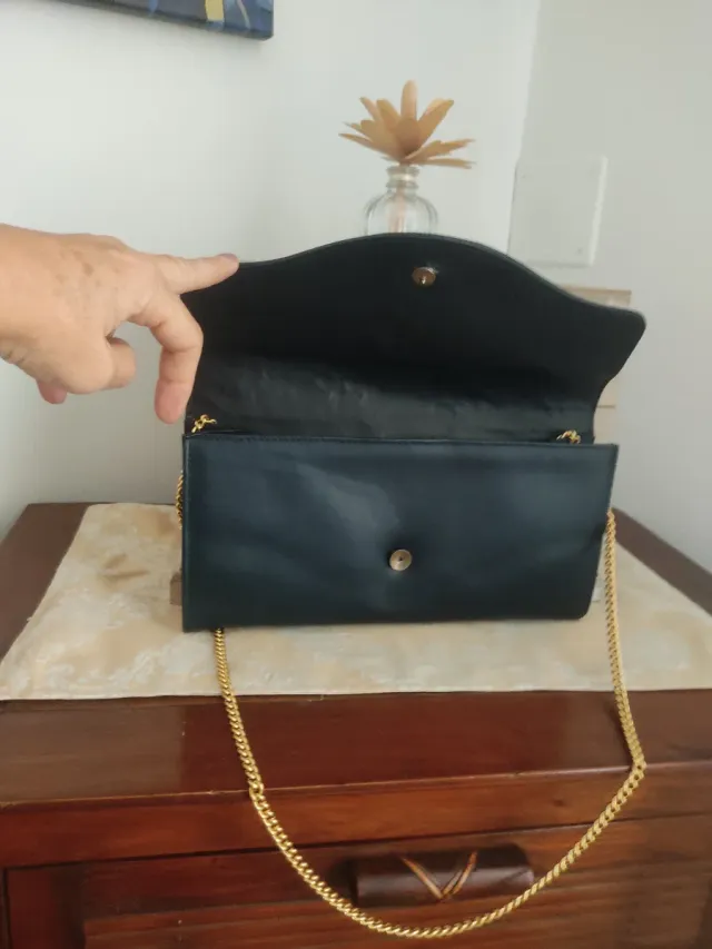 Pochette in pelle blu