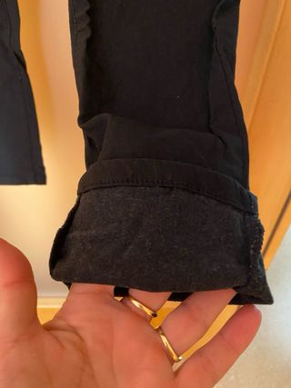 Pantalón pitillo elástico negro