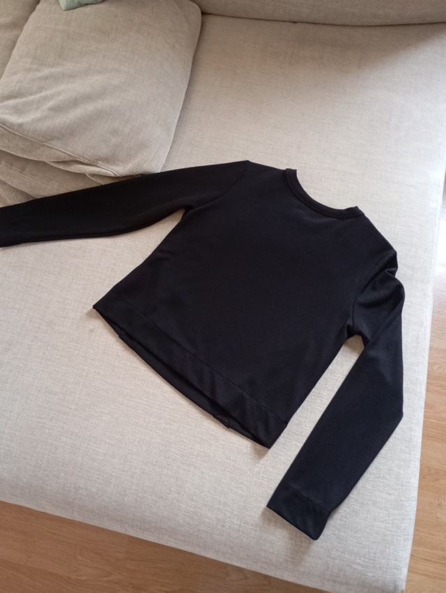 Jersey fino Zara adornos metálicos