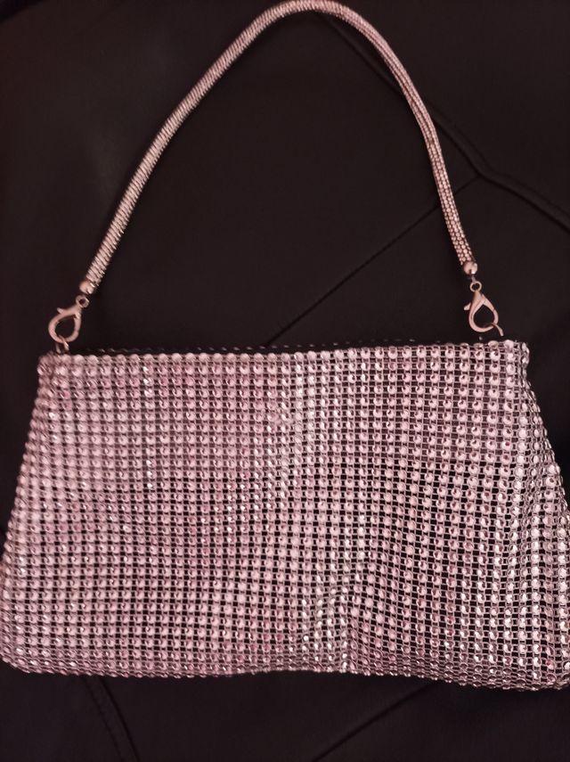 Bolso de fiesta plateado con pedrería