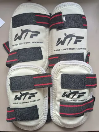 Protecciones Taekwondo WTF piernas y brazos