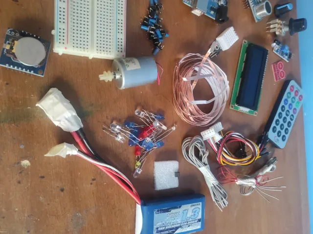 Arduino Uno e componenti elettronici