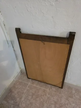 Espejo de madera con marco decorado, maquina coser